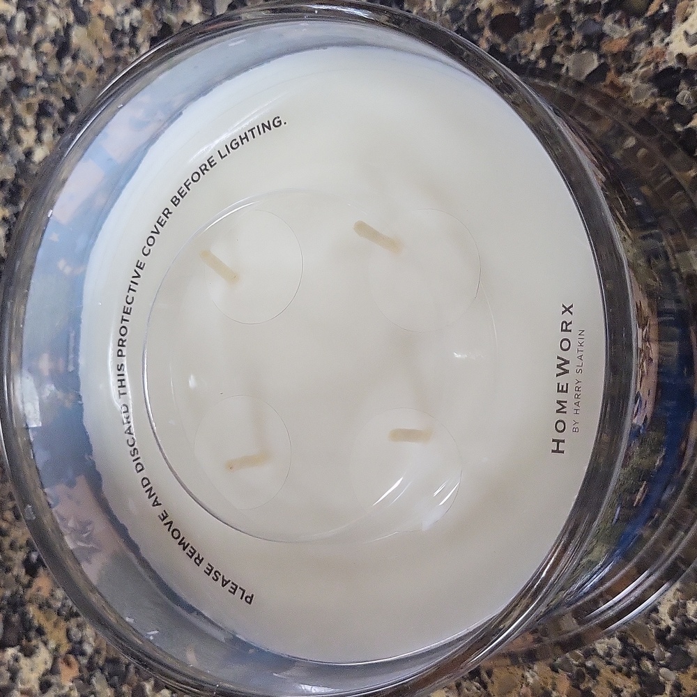 'Twas the Night Before 4 Wick Candle (Homeworx by Slatkin & Co.) - Picture 2 of 3
